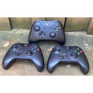 Lot of 3 XBOX ONE Wireless Controller Remotes - Black - 3x - 2x missing back